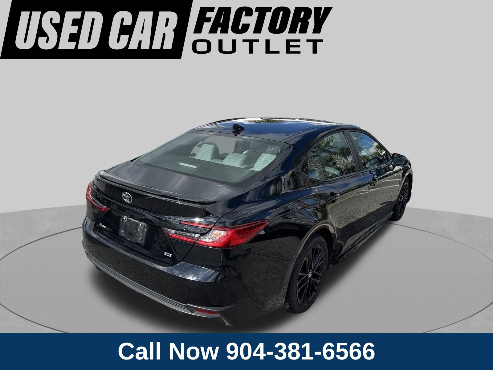 Used 2025 Toyota Camry SE FWD image 2