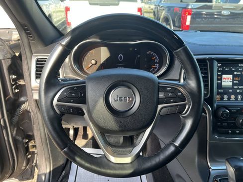 Used 2018 Jeep Grand Cherokee Overland AWD/4WD image 21