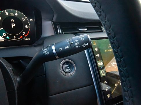 Used 2025 Land Rover Discovery Sport S image 14