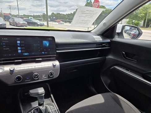 Used 2025 Hyundai Kona SE FWD image 17