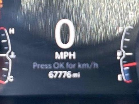 Used 2024 Jeep Compass Latitude AWD/4WD image 8