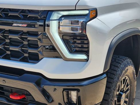 New 2026 Chevrolet Silverado 2500 ZR2 AWD/4WD image 17