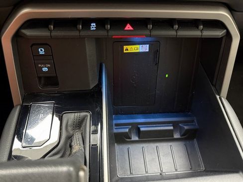 Used 2022 Toyota Tundra Limited image 19