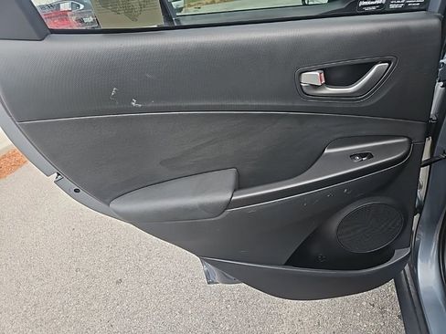 Used 2021 Hyundai Kona Limited w/ Cargo Package image 28