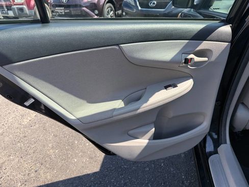 Used 2013 Toyota Corolla L image 23