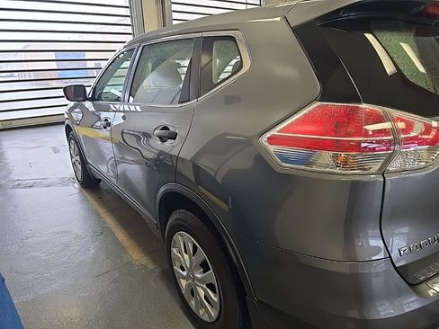Used 2016 Nissan Rogue S FWD image 4