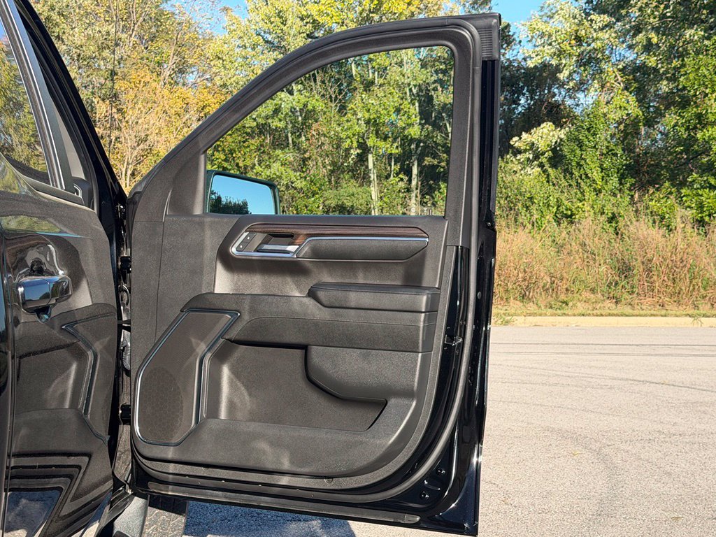 Used 2024 Chevrolet Silverado 1500 RST w/ Z71 Off-Road Package AWD/4WD image 23