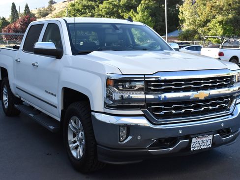 Used 2018 Chevrolet Silverado 1500 LTZ w/ LTZ Plus Package image 4