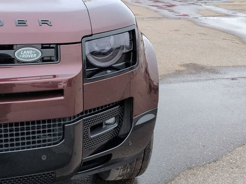 Used 2024 Land Rover Defender 130 X-Dynamic SE image 10