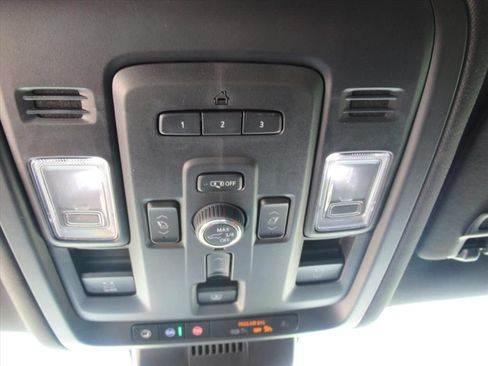 Used 2024 GMC Yukon Denali AWD/4WD image 31