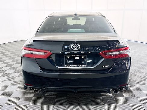 Used 2022 Toyota Camry XSE FWD image 4