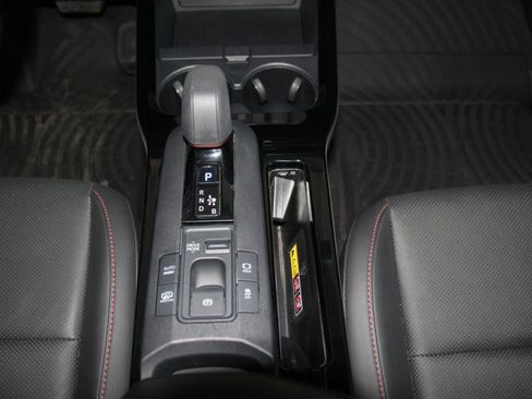 Used 2025 Toyota Prius Plug-In Hybrid image 18