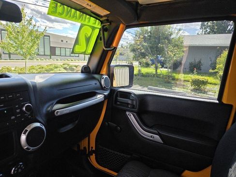 Used 2012 Jeep Wrangler Rubicon AWD/4WD image 10