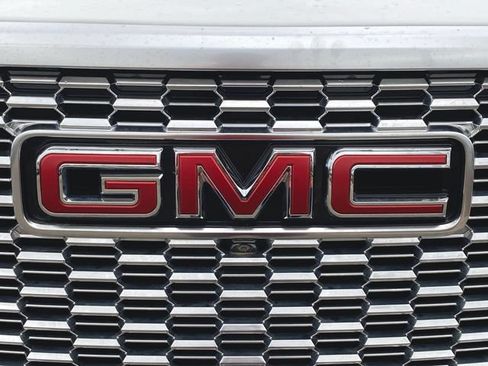Used 2024 GMC Yukon Denali AWD/4WD image 32