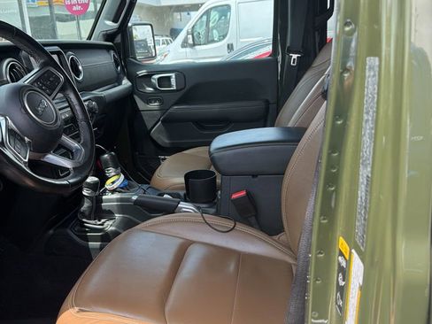 Used 2021 Jeep Wrangler Unlimited Sahara AWD/4WD image 9