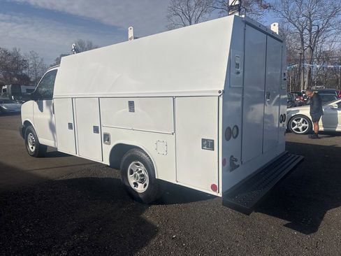 Used 2014 Chevrolet Express 3500 image 15
