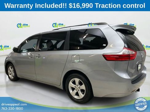 Used 2017 Toyota Sienna LE image 8