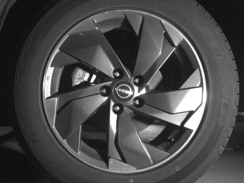 Used 2025 Nissan Rogue SV image 12