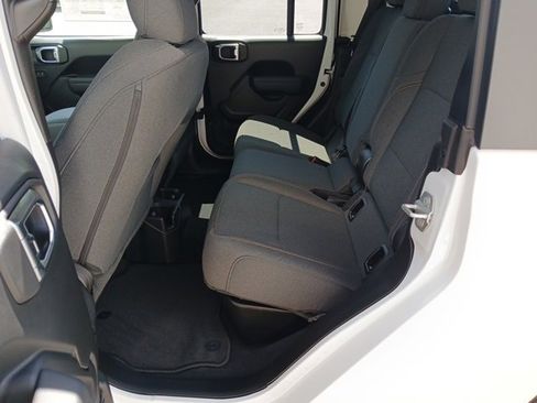 New 2025 Jeep Gladiator Sport image 13