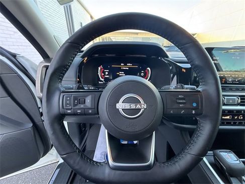 Used 2024 Nissan Pathfinder Platinum w/ Cargo Package image 11