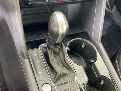 Used 2022 Volkswagen Atlas SEL image 17