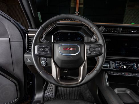Used 2025 GMC Sierra 2500 AT4 w/ AT4 Premium Plus Package AWD/4WD image 18