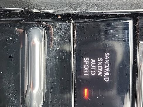 Used 2023 Jeep Grand Cherokee Limited AWD/4WD image 6