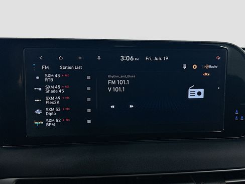 Used 2025 Hyundai Palisade SEL FWD image 19