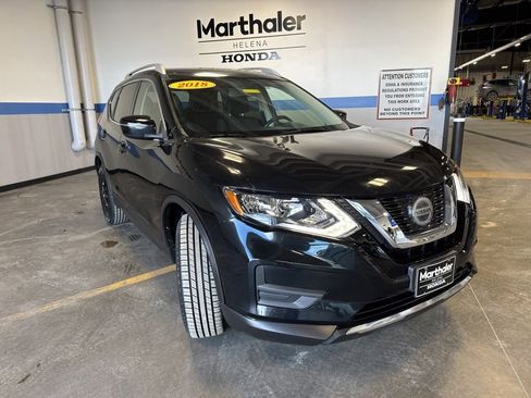 Used 2018 Nissan Rogue SV image 3