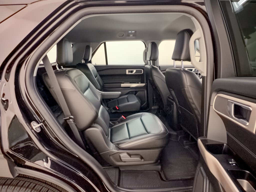 Certified 2023 Ford Explorer XLT w/ Equipment Group 202A RWD image 29