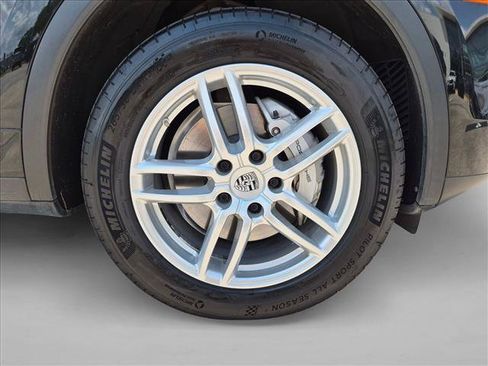 Used 2015 Porsche Cayenne S AWD/4WD image 24