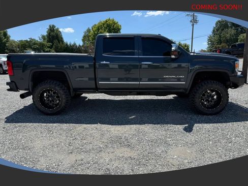 Used 2019 GMC Sierra 2500 Denali w/ Duramax Plus Package AWD/4WD image 7