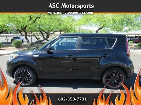 Used 2016 Kia Soul image 1