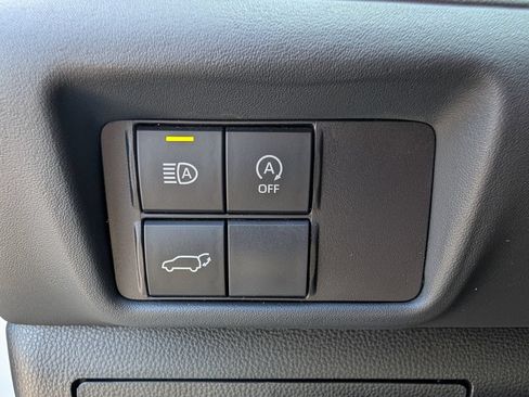 Used 2023 Toyota Highlander XSE FWD image 10