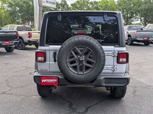 Used 2024 Jeep Wrangler Unlimited Sport AWD/4WD image 5
