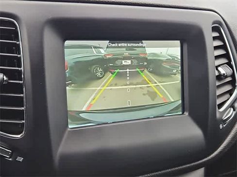 Used 2021 Jeep Compass Latitude w/ Convenience Group image 29