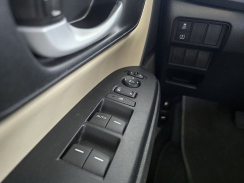 Used 2019 Honda CR-V LX image 13