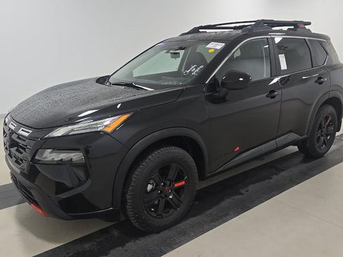 Used 2025 Nissan Rogue SV AWD/4WD image 1
