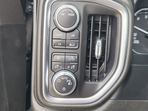 Used 2022 GMC Sierra 1500 Elevation w/ LPO, Elevation Black Package AWD/4WD image 17