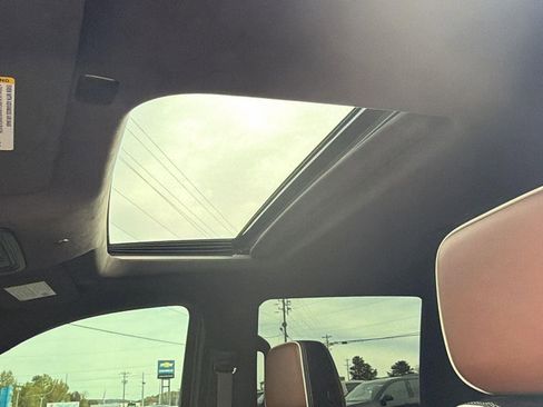 Used 2024 GMC Sierra 3500 Denali Ultimate AWD/4WD image 15