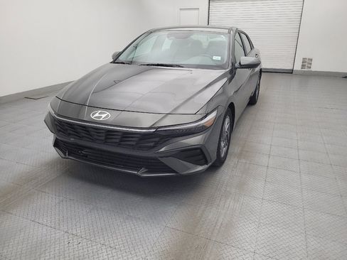 Used 2024 Hyundai Elantra SEL FWD image 15