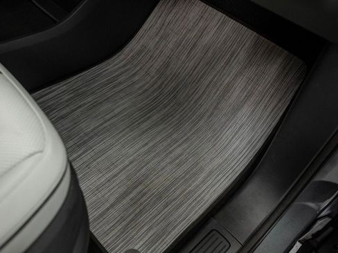 Used 2022 Rivian R1T Adventure image 30