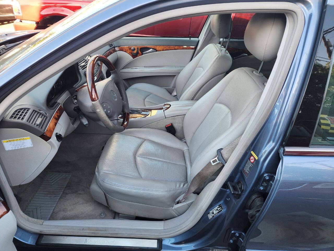 Used 2005 Mercedes-Benz E 320 Sedan image 10