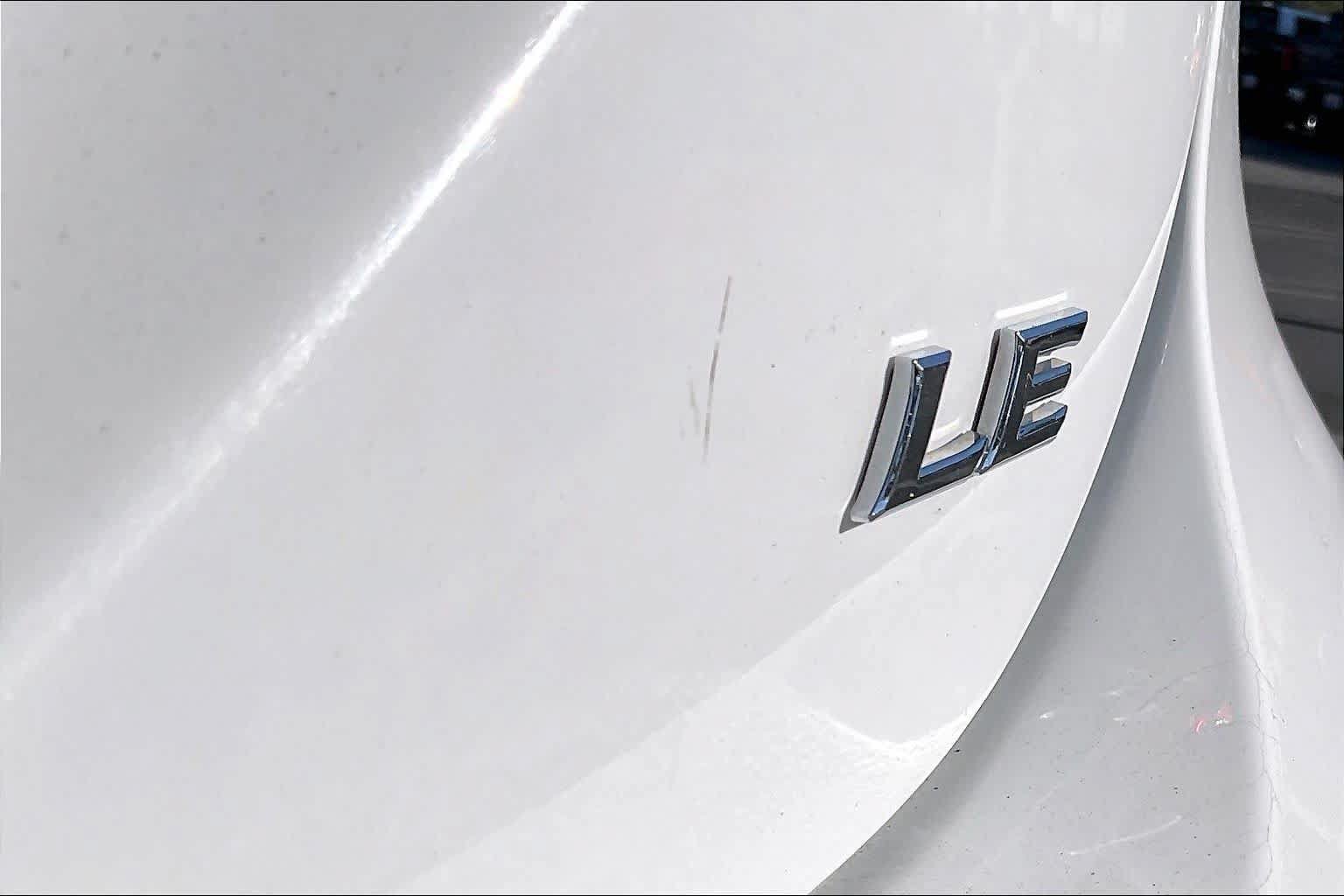 Used 2018 Toyota Camry LE FWD image 8