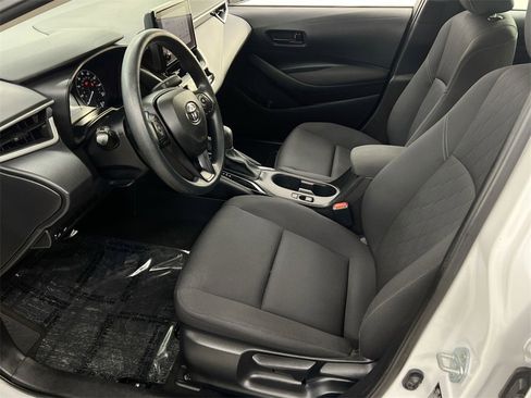 Used 2023 Toyota Corolla LE image 2
