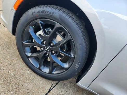 New 2026 Chrysler Pacifica Select w/ S Appearance Package image 24