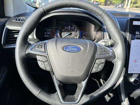 Used 2022 Ford Edge SEL w/ Convenience Package AWD/4WD image 6