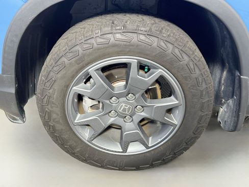 Used 2025 Honda Passport TrailSport image 14