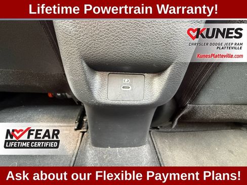 Used 2025 Nissan Versa SV FWD image 38