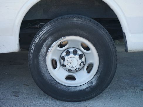 Used 2021 Chevrolet Express 2500 w/ Driver Convenience Package image 16